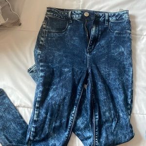 American Eagle size 4 jeggings. In great condition, no rips or stains!